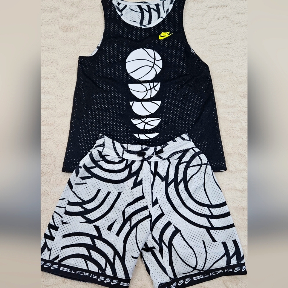 Boys Nike Reversable Short Set